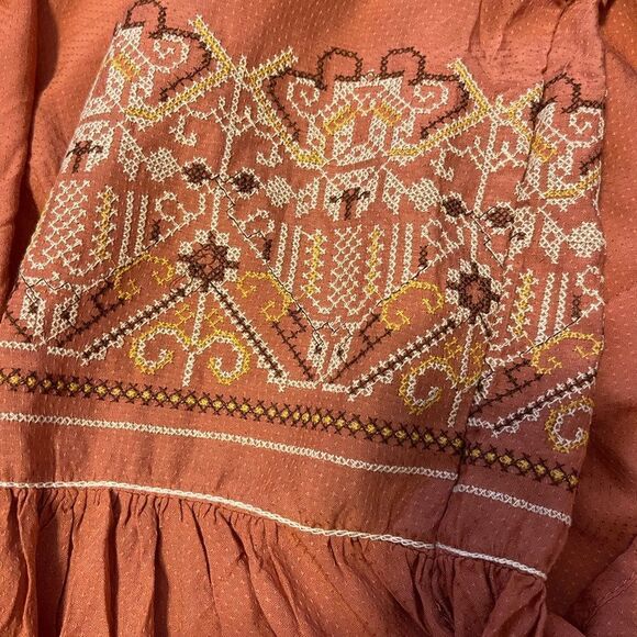 Max Studio Peasant Top with Embroidered Sleeve Detailing - Picture 5 of 8